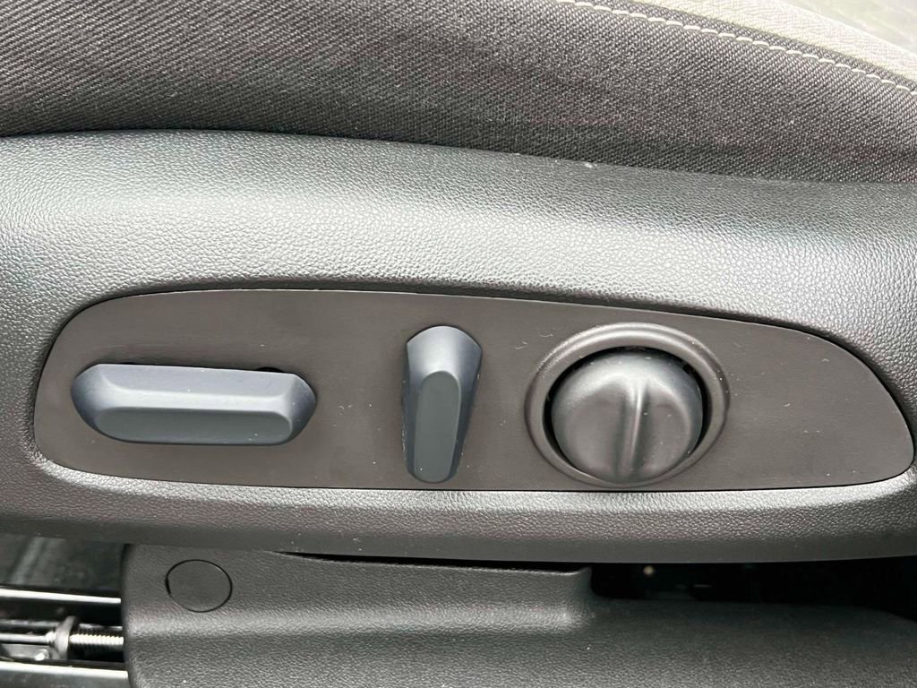 Used 2022 Chevrolet Equinox LS w/ LS Convenience Package AWD/4WD image 18