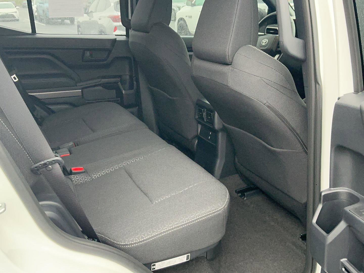 Used 2025 Toyota 4Runner SR5 image 31