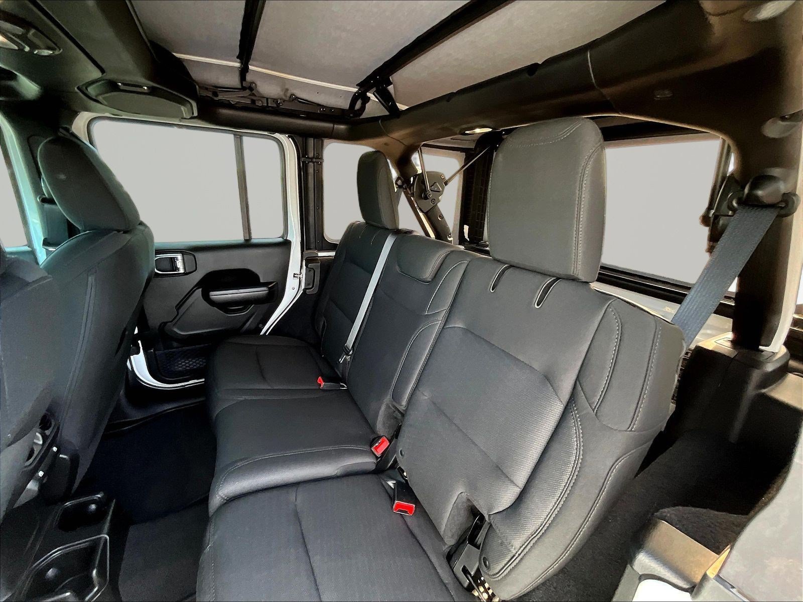 Used 2018 Jeep Wrangler Unlimited Sport S AWD/4WD image 22