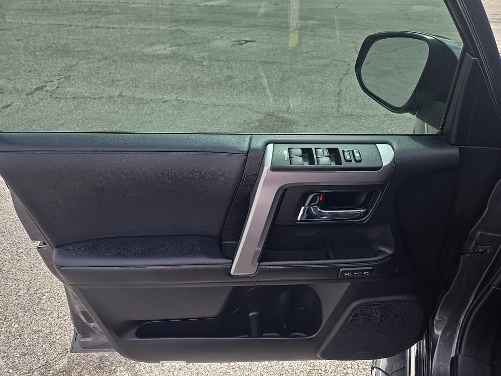 Used 2022 Toyota 4Runner Limited AWD/4WD image 15