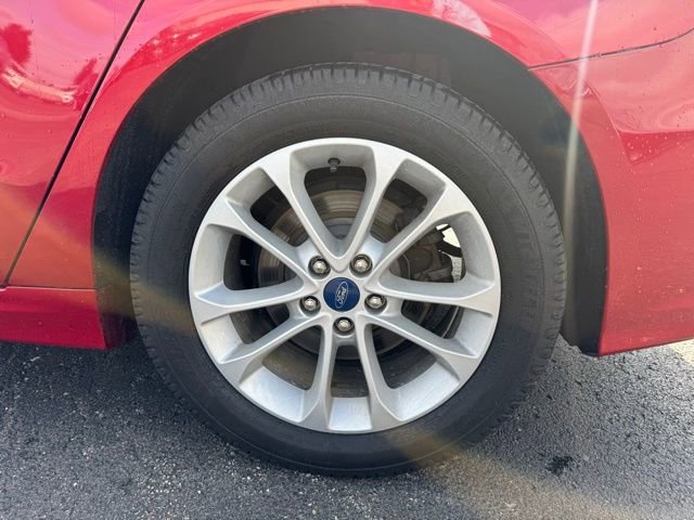 Used 2020 Ford Fusion SEL image 12