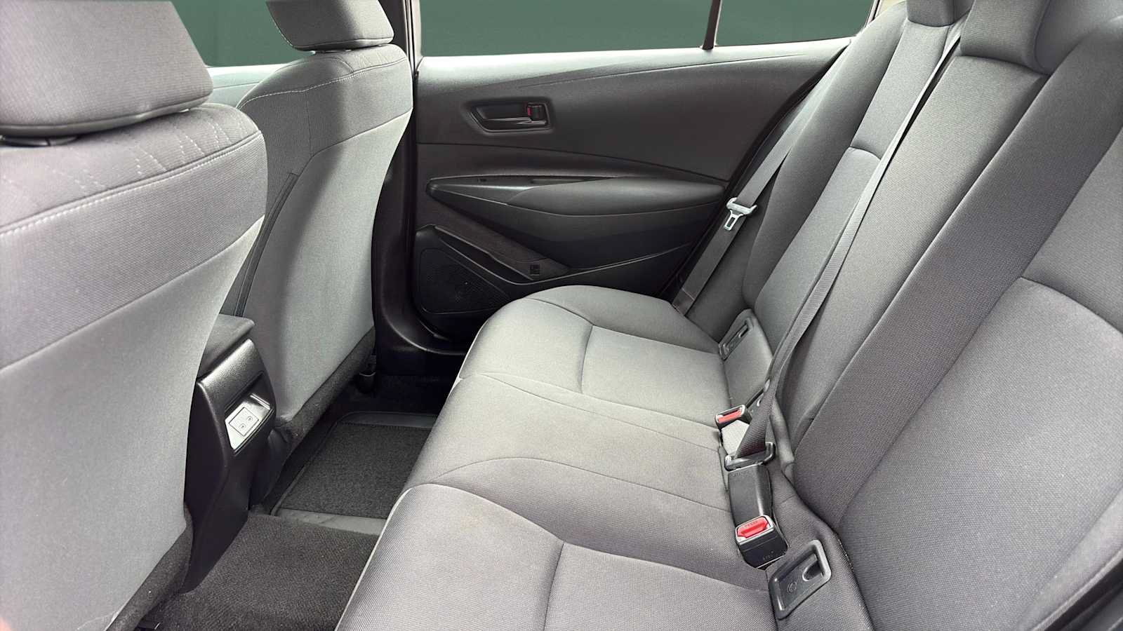 Used 2025 Toyota Corolla LE FWD image 14