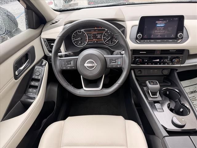 Used 2024 Nissan Rogue SV w/ SV Premium Package AWD/4WD image 9