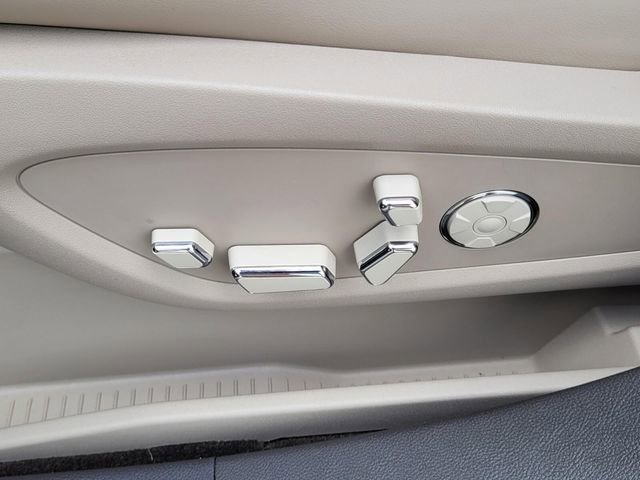 Used 2021 Lincoln Nautilus Reserve w/ Equipment Group 202A image 22