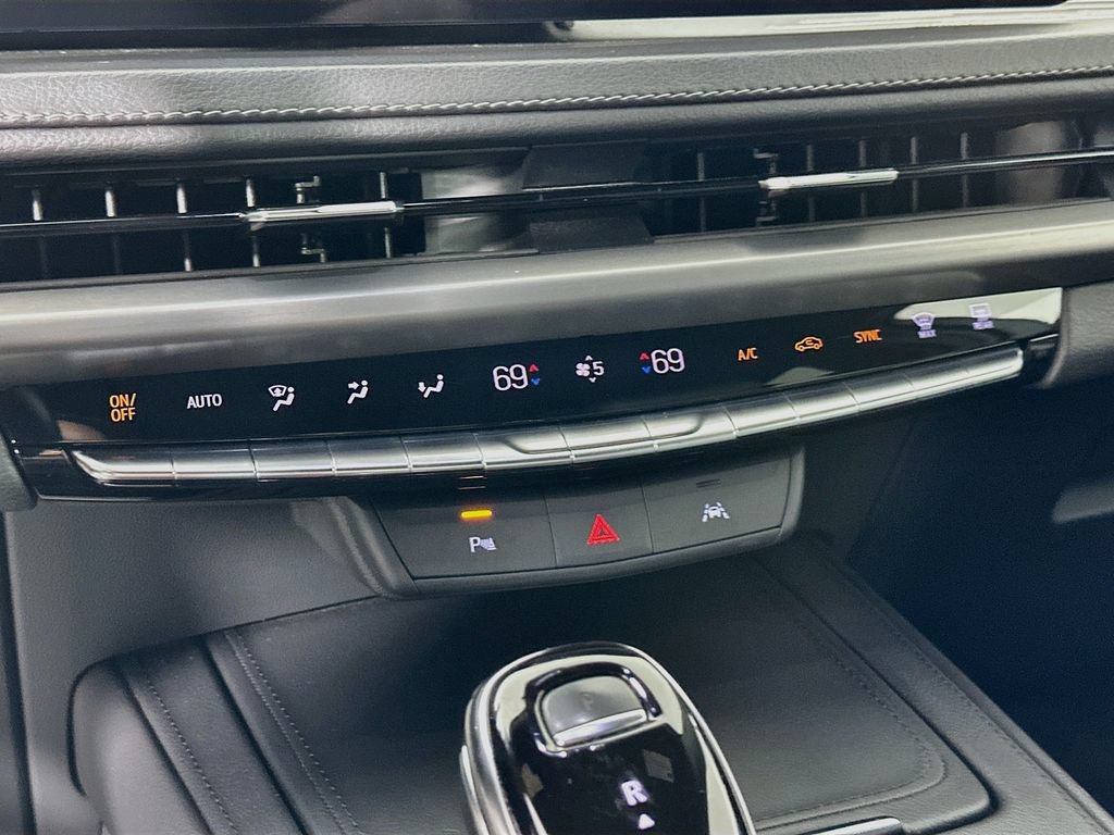 Used 2024 Cadillac XT4 Premium Luxury FWD image 19