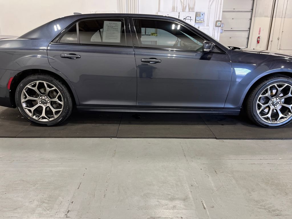 Used 2018 Chrysler 300 S w/ 300S Premium Group image 12