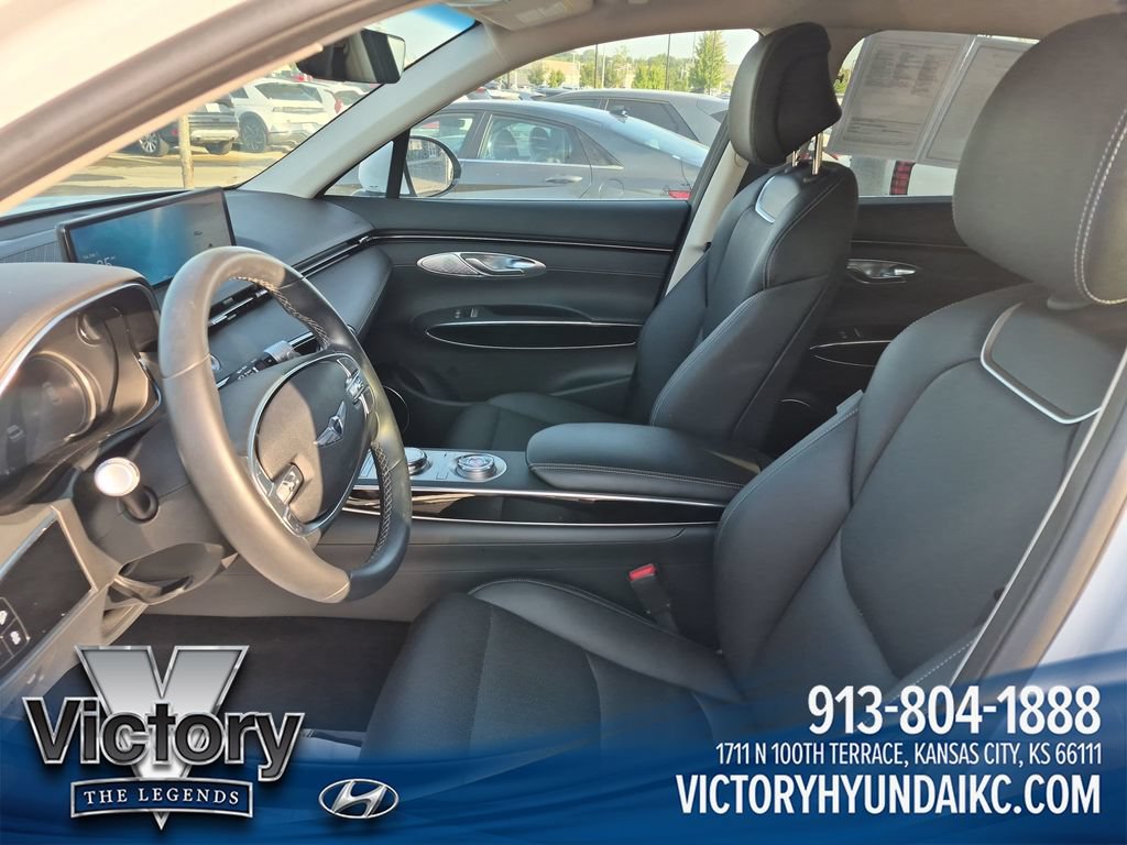 Used 2025 Genesis GV70 2.5T AWD/4WD image 10