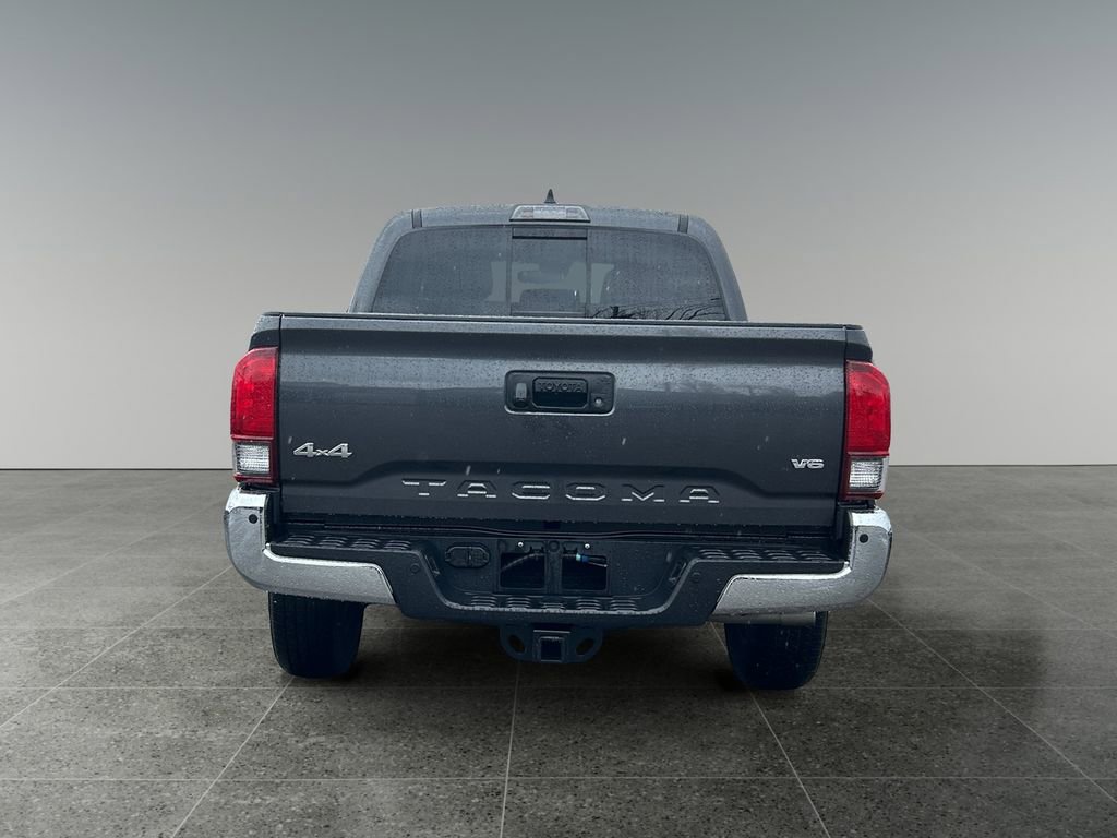 Used 2020 Toyota Tacoma SR5 AWD/4WD image 7