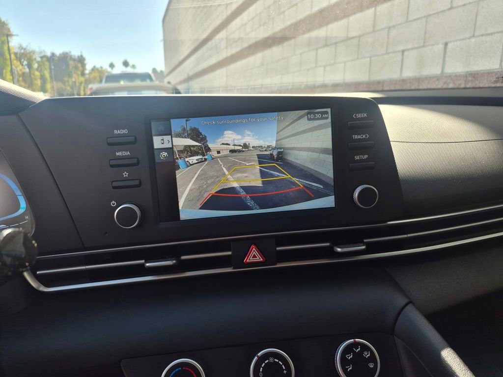 Used 2025 Hyundai Elantra SE w/ Cargo Package image 20