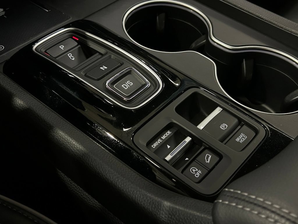 Used 2025 Honda Pilot Elite image 24