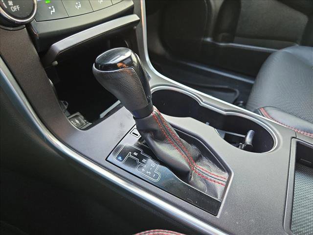 Used 2016 Toyota Camry SE w/ Moonroof Package image 10