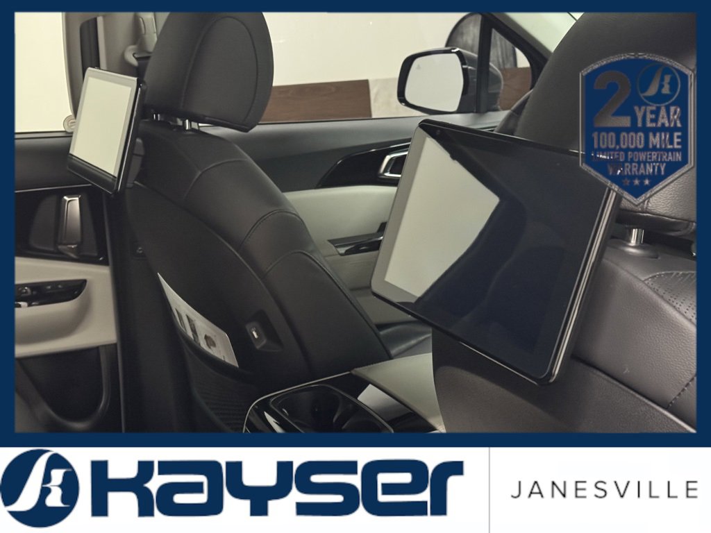 Used 2024 Kia Carnival SX Prestige image 13