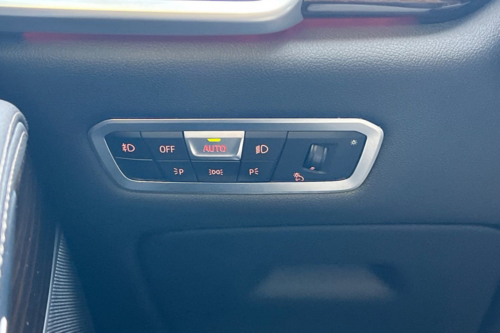 Used 2020 BMW X5 xDrive40i w/ Premium Package image 33