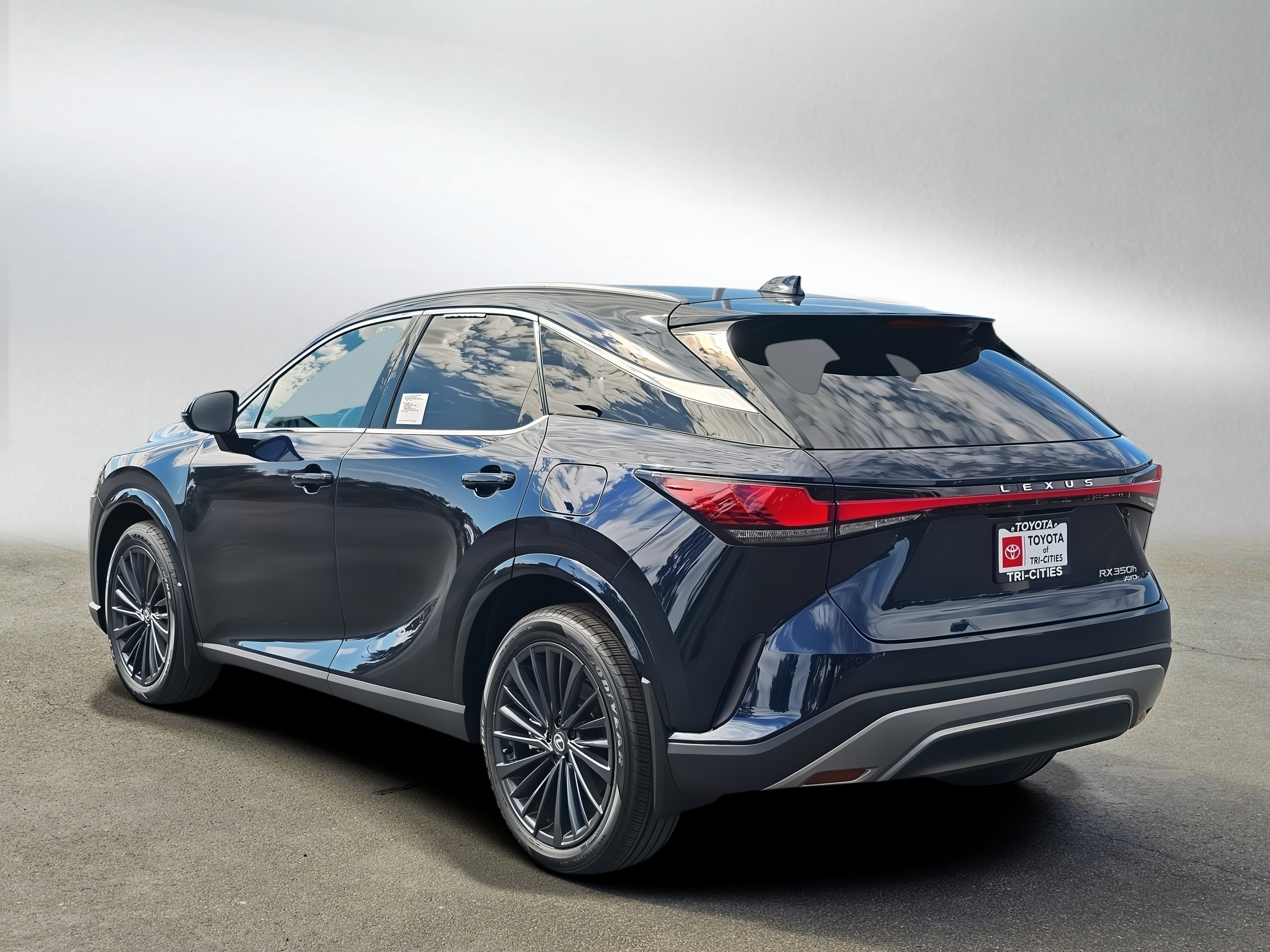 Used 2026 Lexus RX 350h w/ Convenience Package AWD/4WD image 3