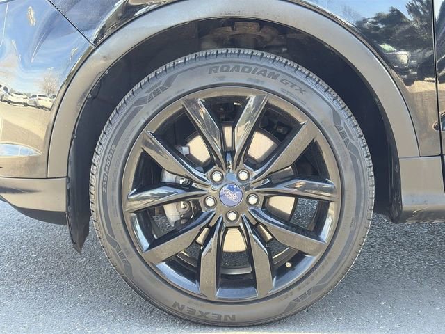 Used 2018 Ford Escape SE w/ SE Sport Appearance Package image 10