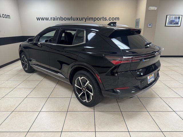 Used 2025 Chevrolet Equinox EV LT w/ Convenience Package image 4