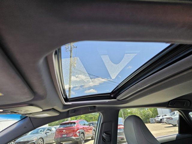 Used 2021 Toyota Avalon Limited w/ Advanced Safety Package FWD image 18