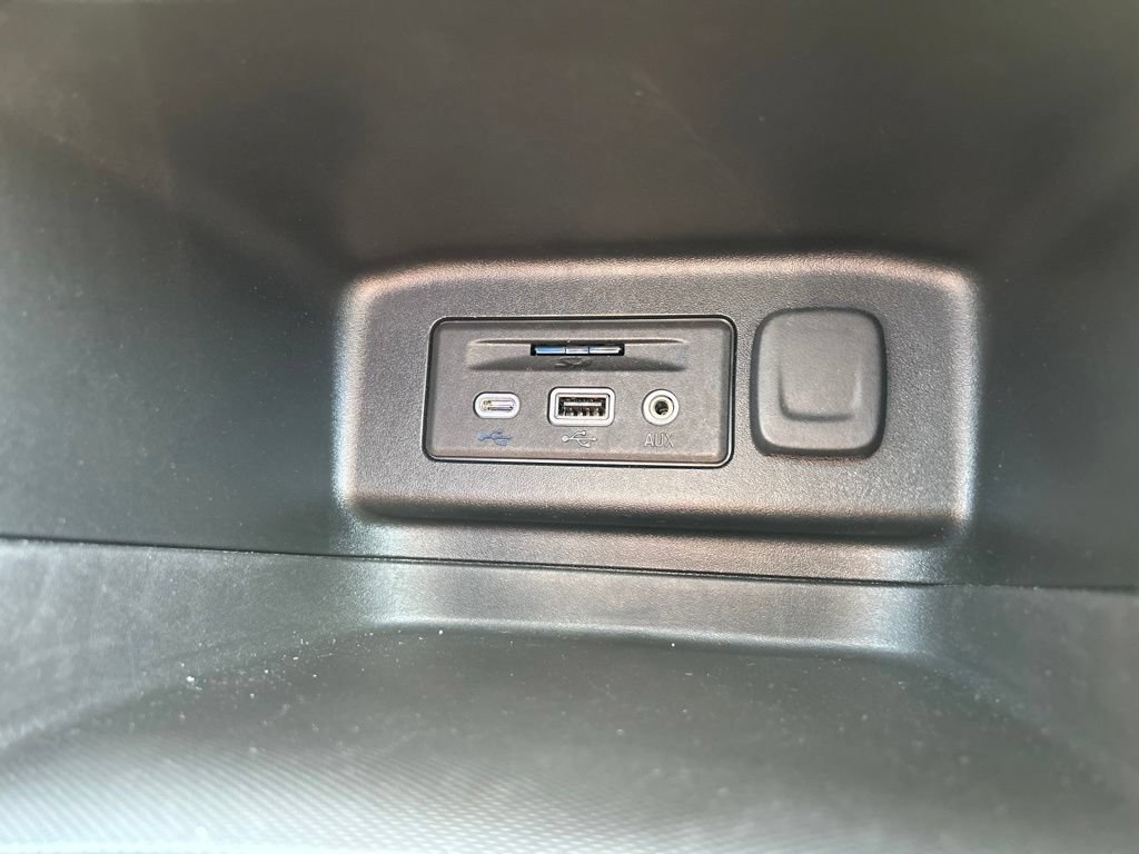 Certified 2022 Chevrolet Equinox RS w/ RS Leather Package FWD image 40