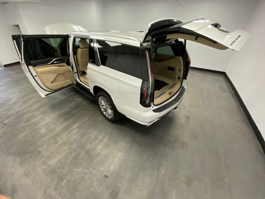 Used 2021 Cadillac Escalade ESV Premium Luxury AWD/4WD image 52