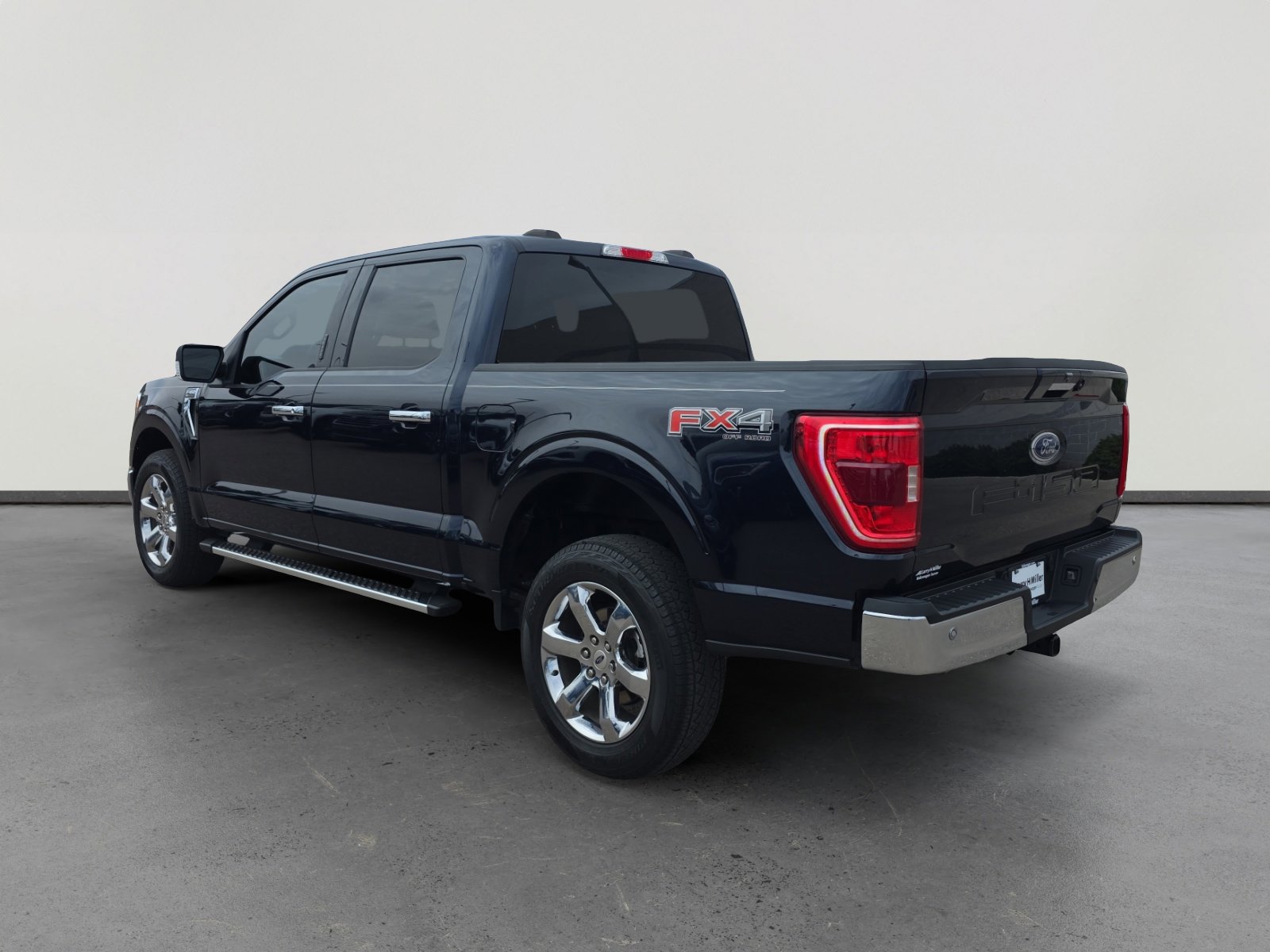 Used 2022 Ford F150 XLT w/ Equipment Group 302A High AWD/4WD image 3