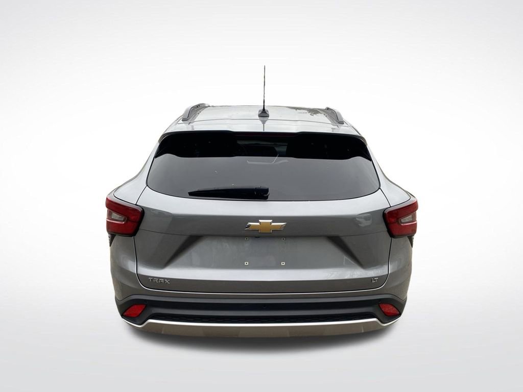 Used 2024 Chevrolet Trax LT w/ Driver Confidence Package FWD image 6