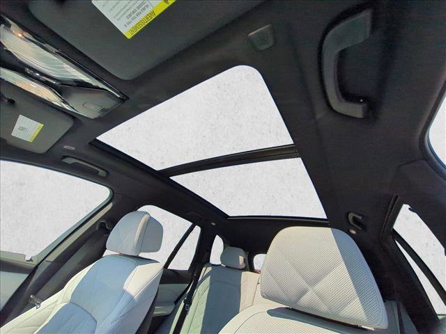 Used 2026 BMW X5 M60i AWD/4WD image 16