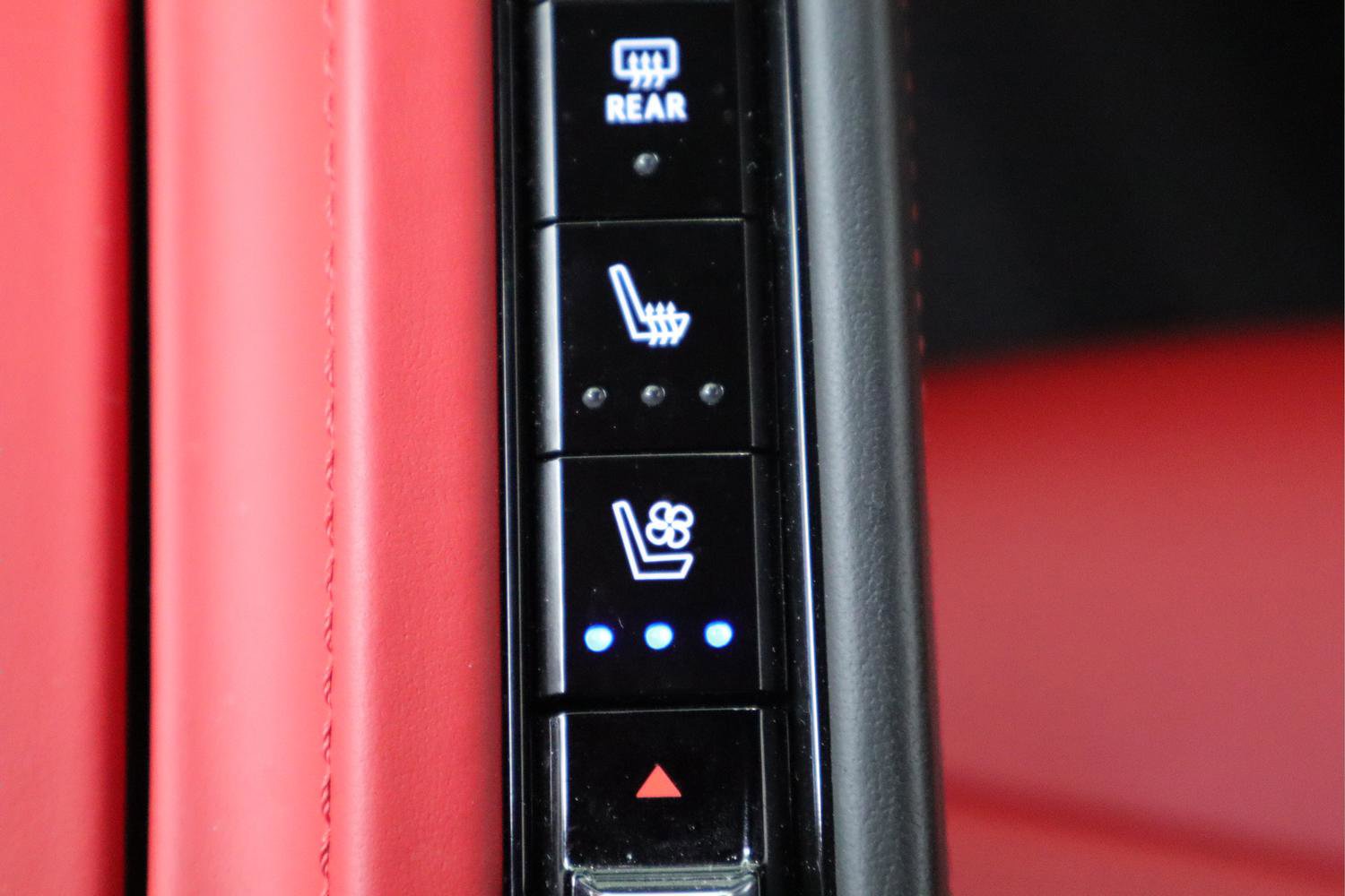 Certified 2024 Chevrolet Corvette Stingray Premium Cpe w/ Battery Protection Package RWD image 22