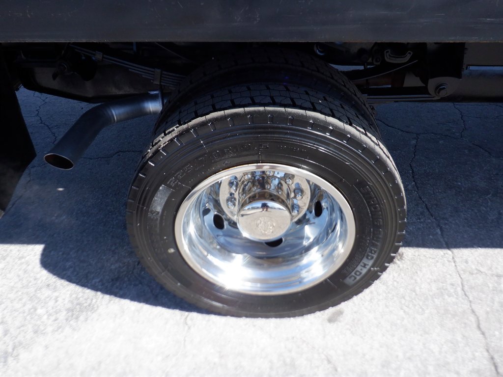 Used 2011 Ford F550 2WD Crew Cab Super Duty image 7
