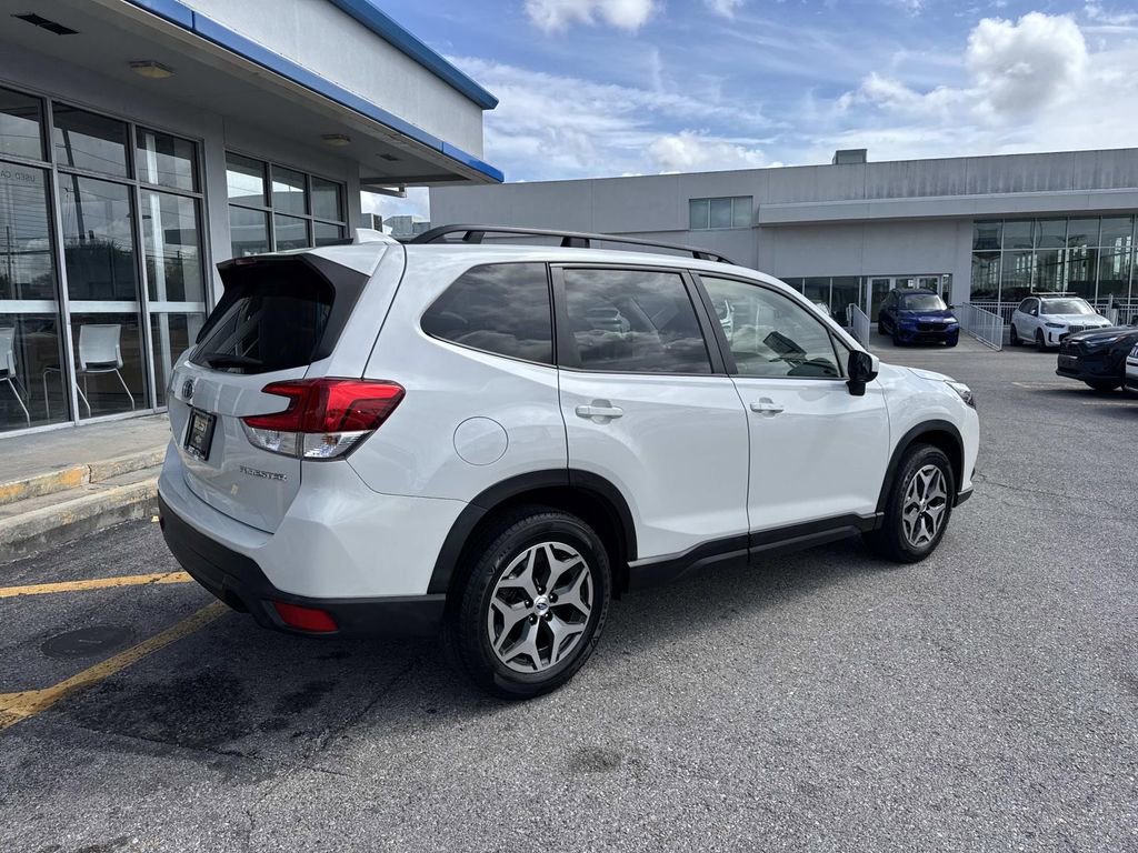 Used 2022 Subaru Forester Premium AWD/4WD image 8
