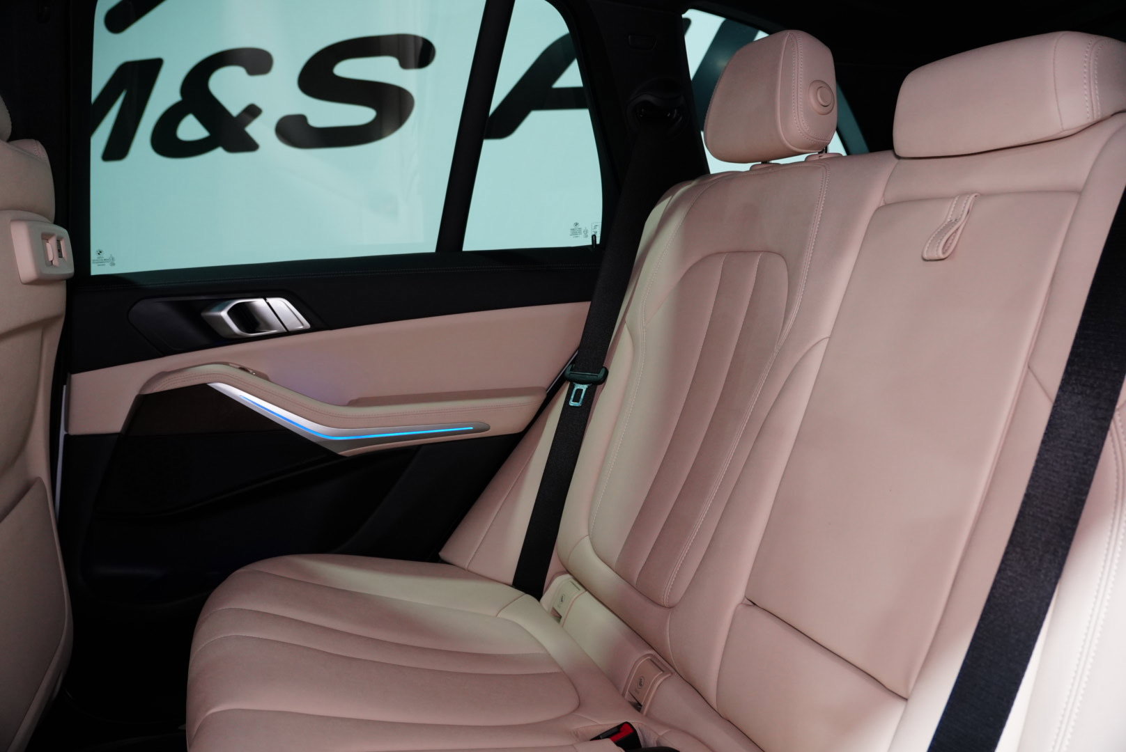 Used 2022 BMW X5 xDrive40i w/ Parking Assistance Package image 18