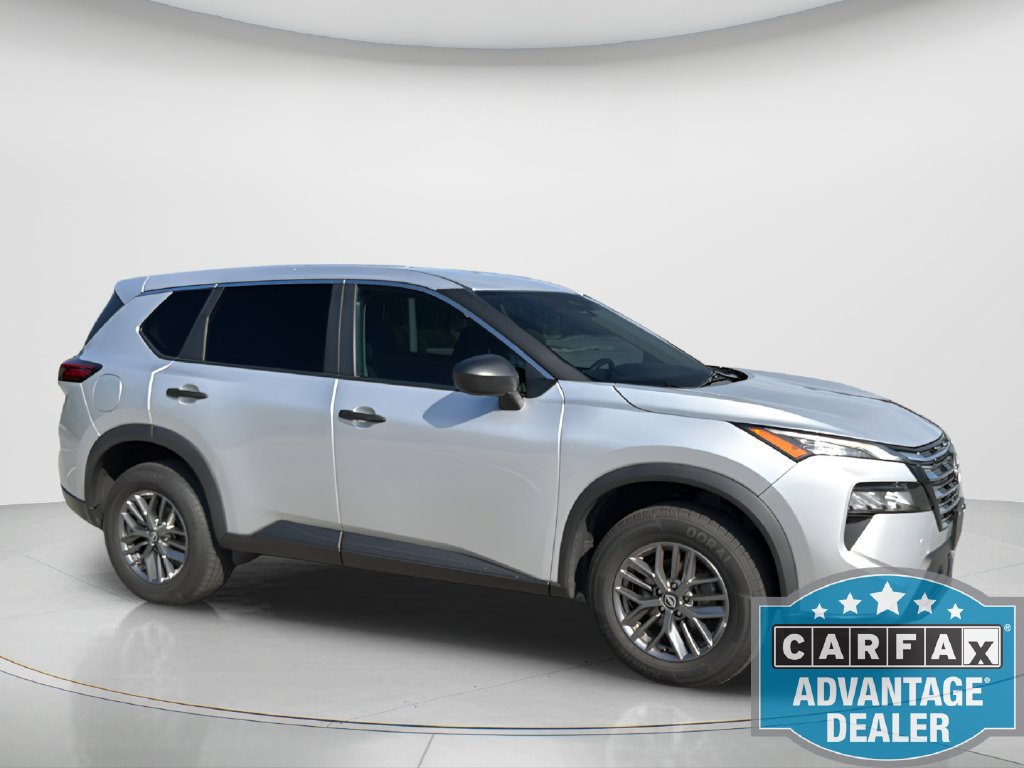 Used 2024 Nissan Rogue S AWD/4WD image 7