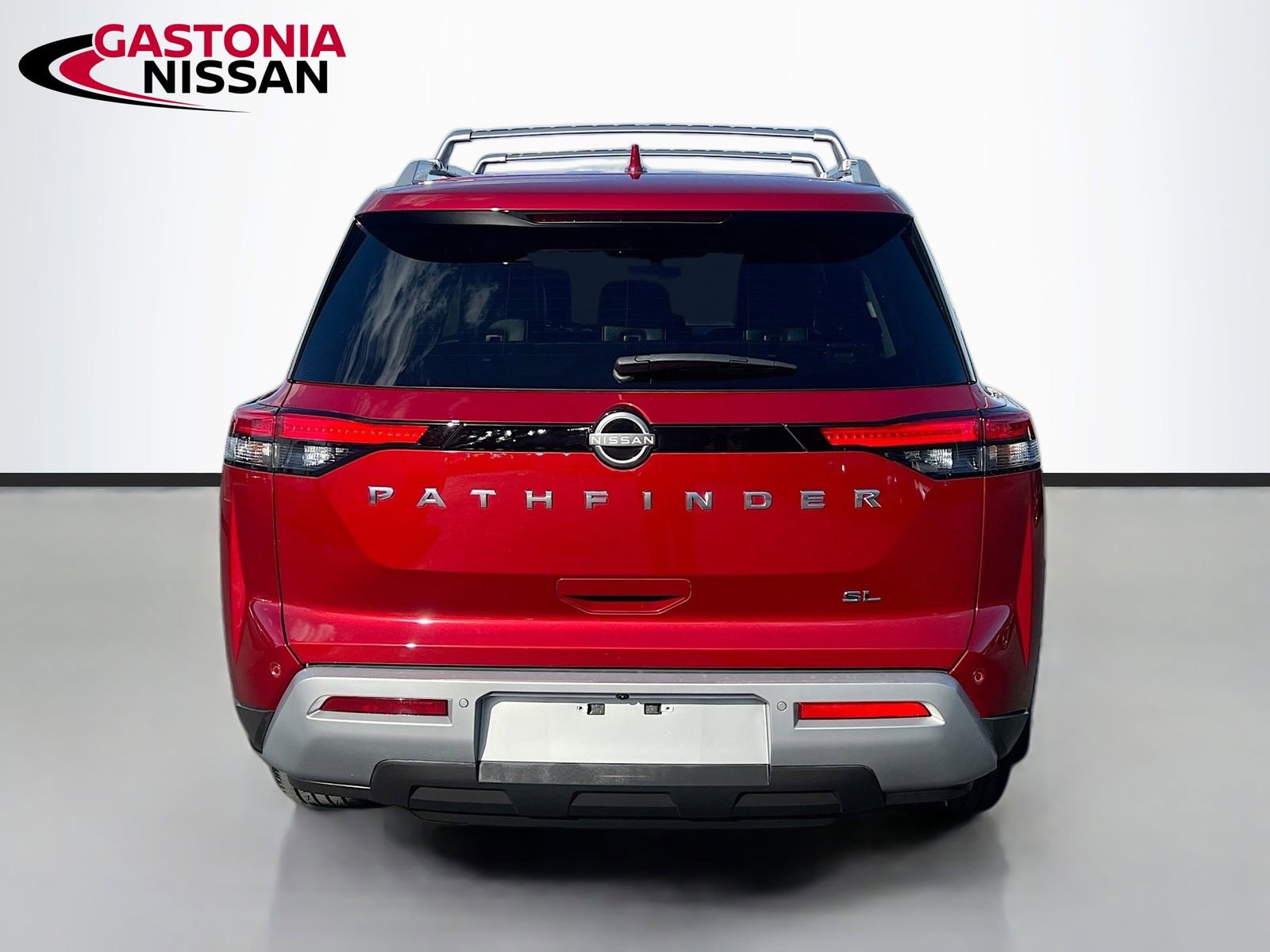 Used 2024 Nissan Pathfinder SL FWD image 7