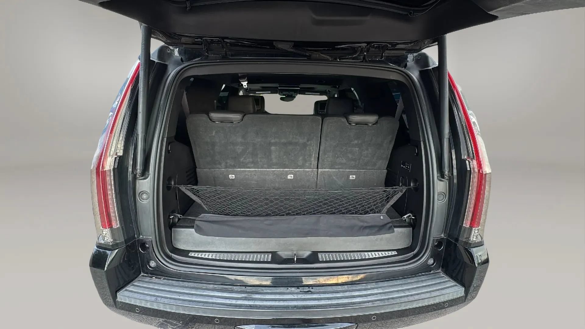 Used 2016 Cadillac Escalade Platinum RWD image 25