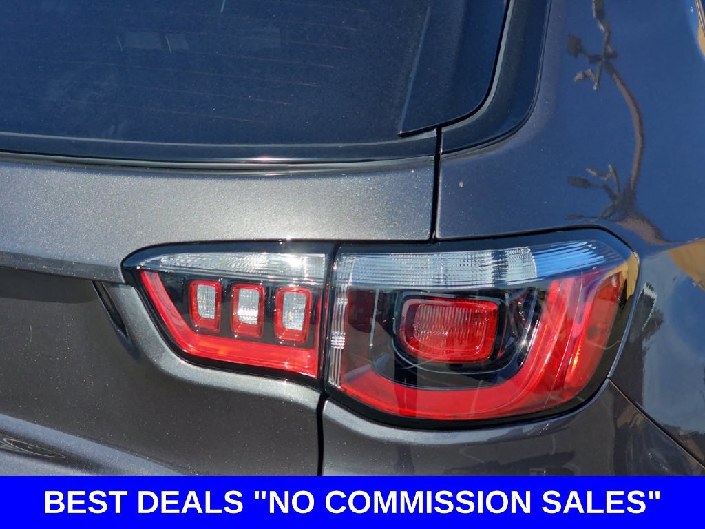 Used 2023 Jeep Compass Latitude w/ Sun and Sound Group AWD/4WD image 38