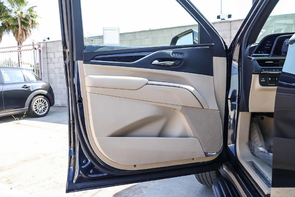 Used 2023 Cadillac Escalade Premium Luxury w/ Performance Package AWD/4WD image 26
