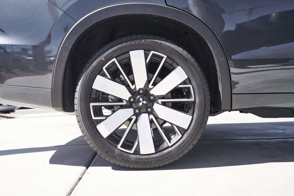 Used 2025 Mitsubishi Outlander SEL FWD image 9