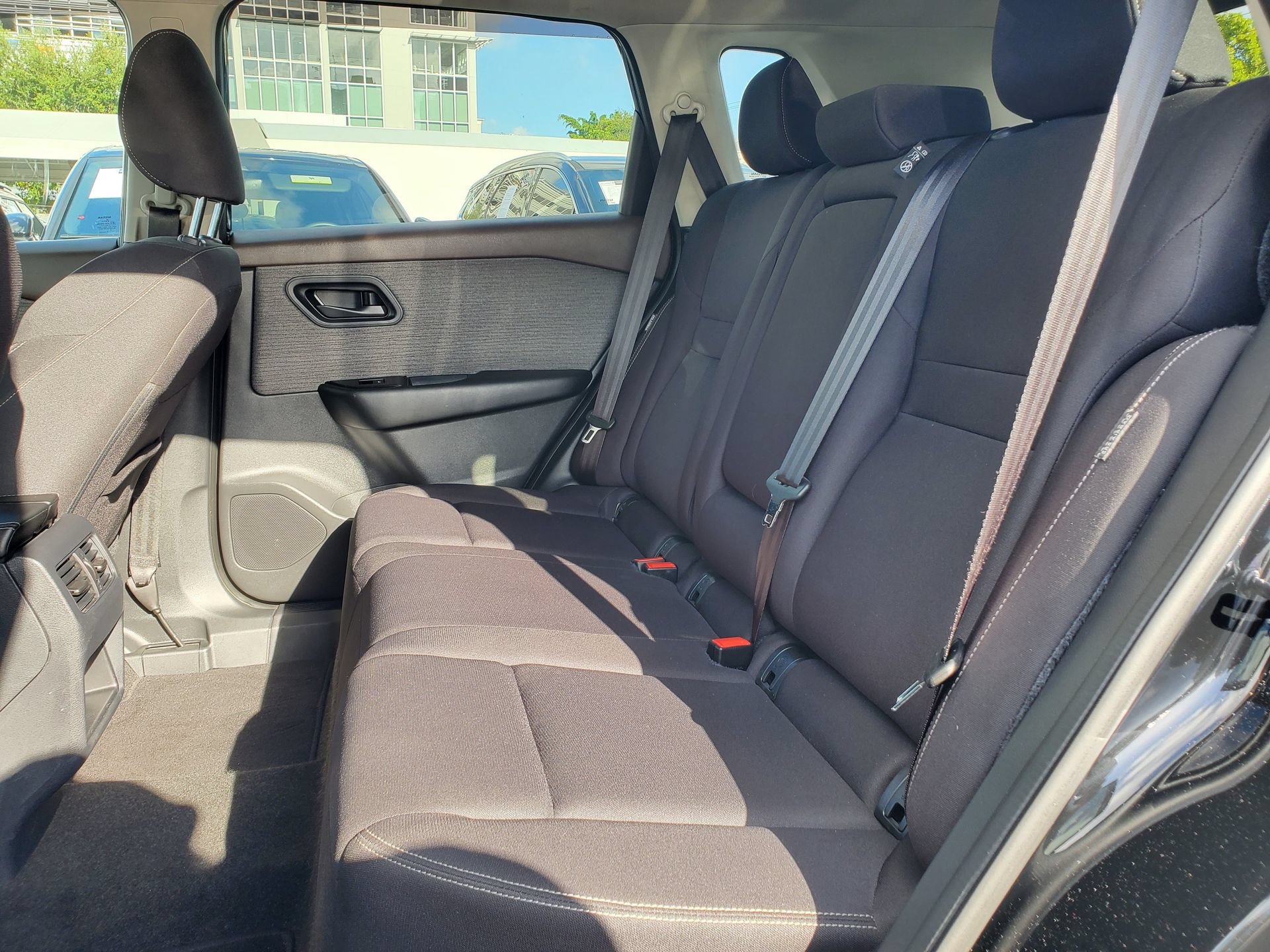 Used 2023 Nissan Rogue S AWD/4WD image 11