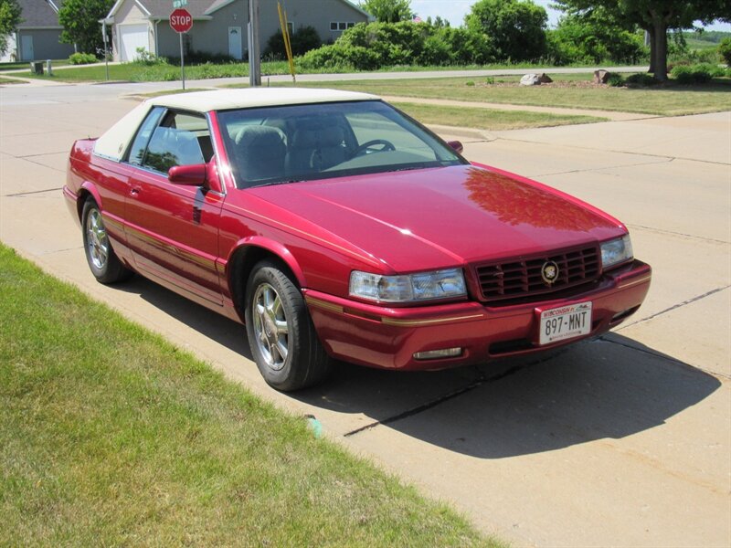 Used 2001 Cadillac Eldorado Touring FWD image 1
