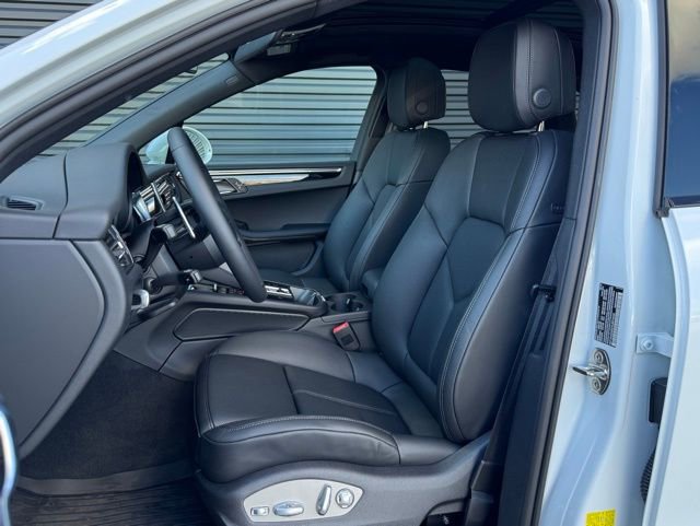 New 2026 Porsche Macan AWD/4WD image 5