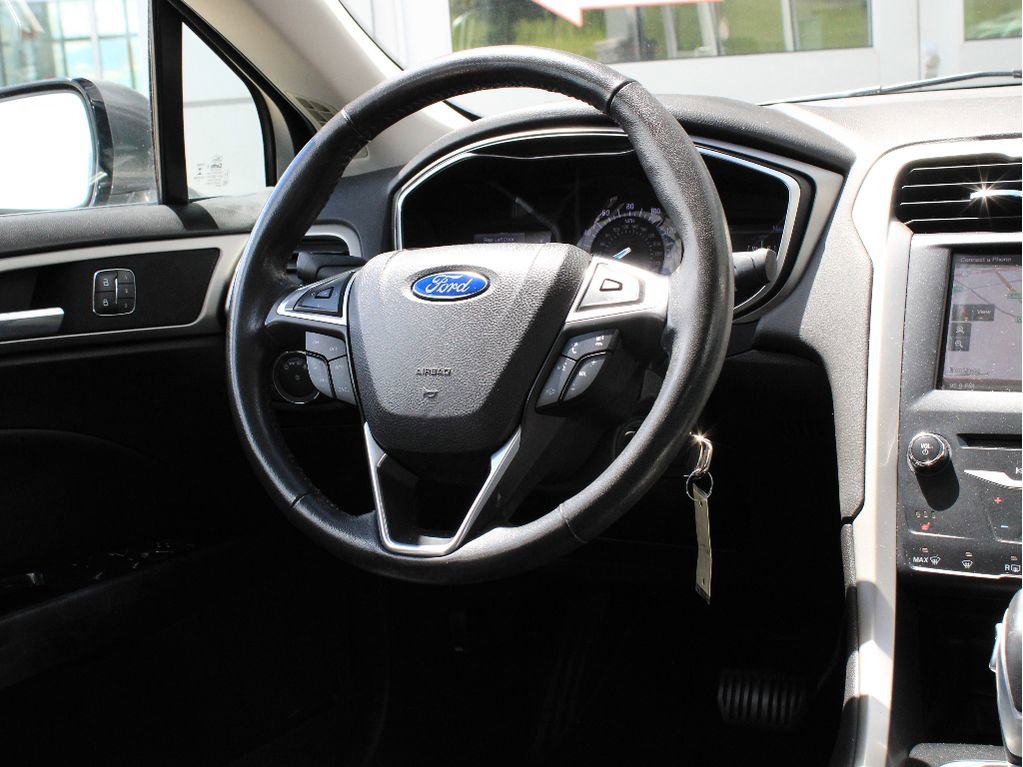 Used 2014 Ford Fusion SE w/ Equipment Group 202A FWD image 14