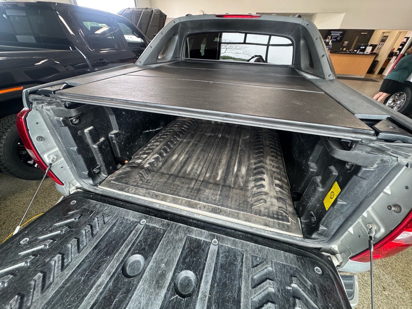 Used 2011 Chevrolet Avalanche LS w/ Convenience Package AWD/4WD image 9