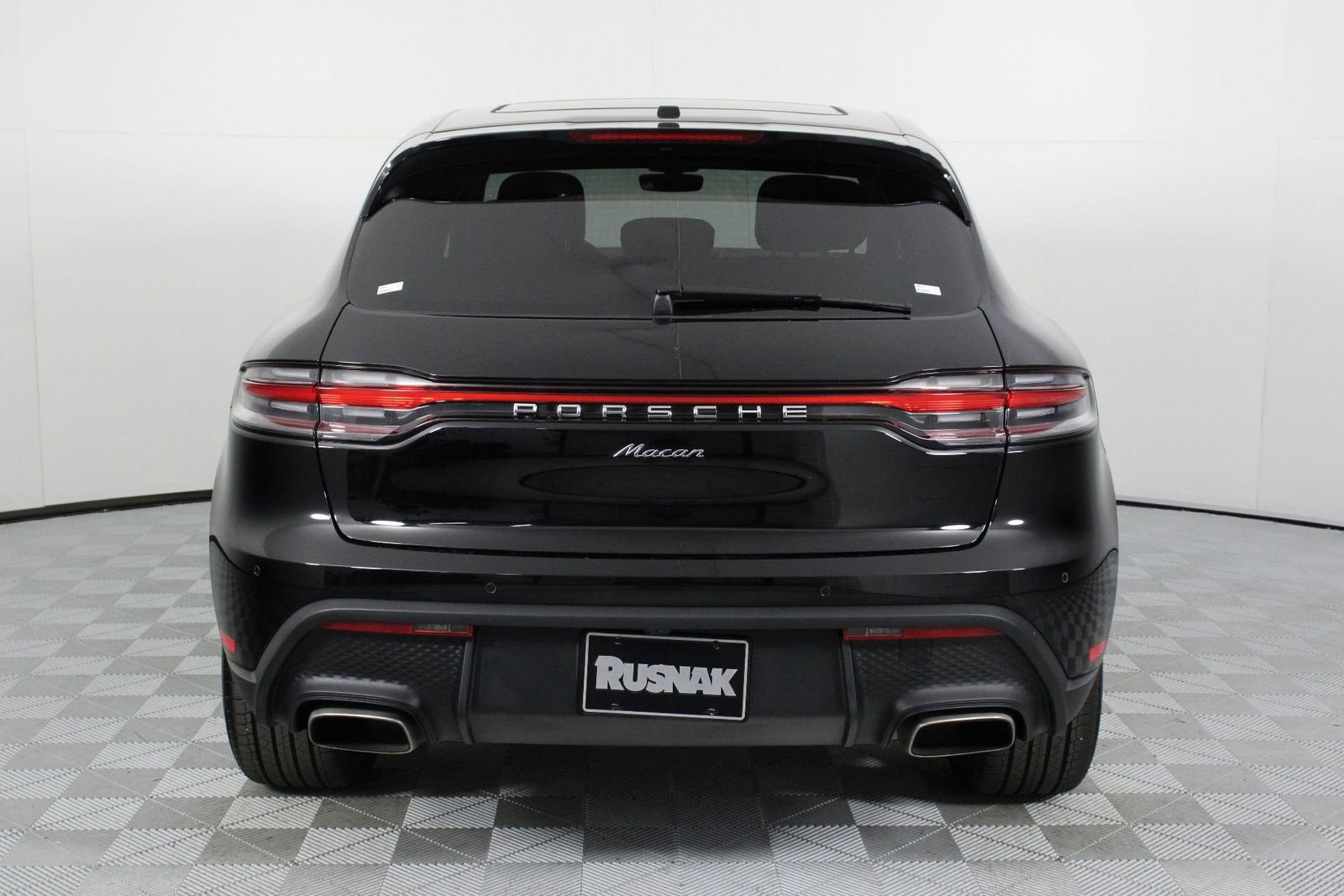 Certified 2026 Porsche Macan image 6