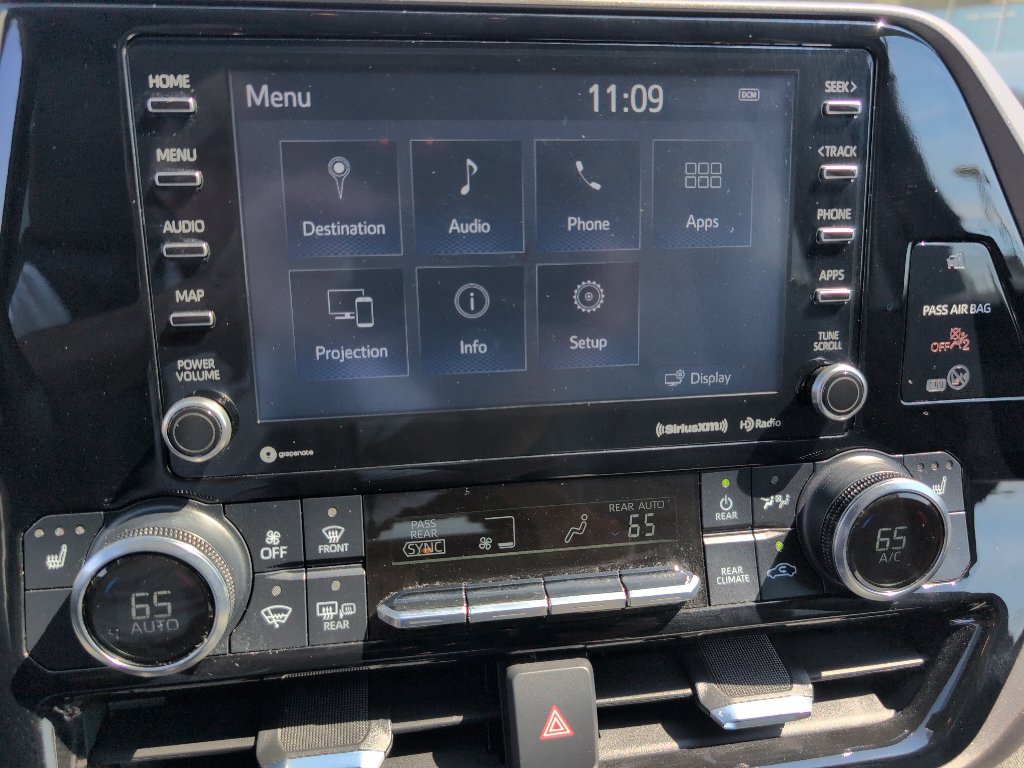 Used 2022 Toyota Highlander XLE FWD image 23