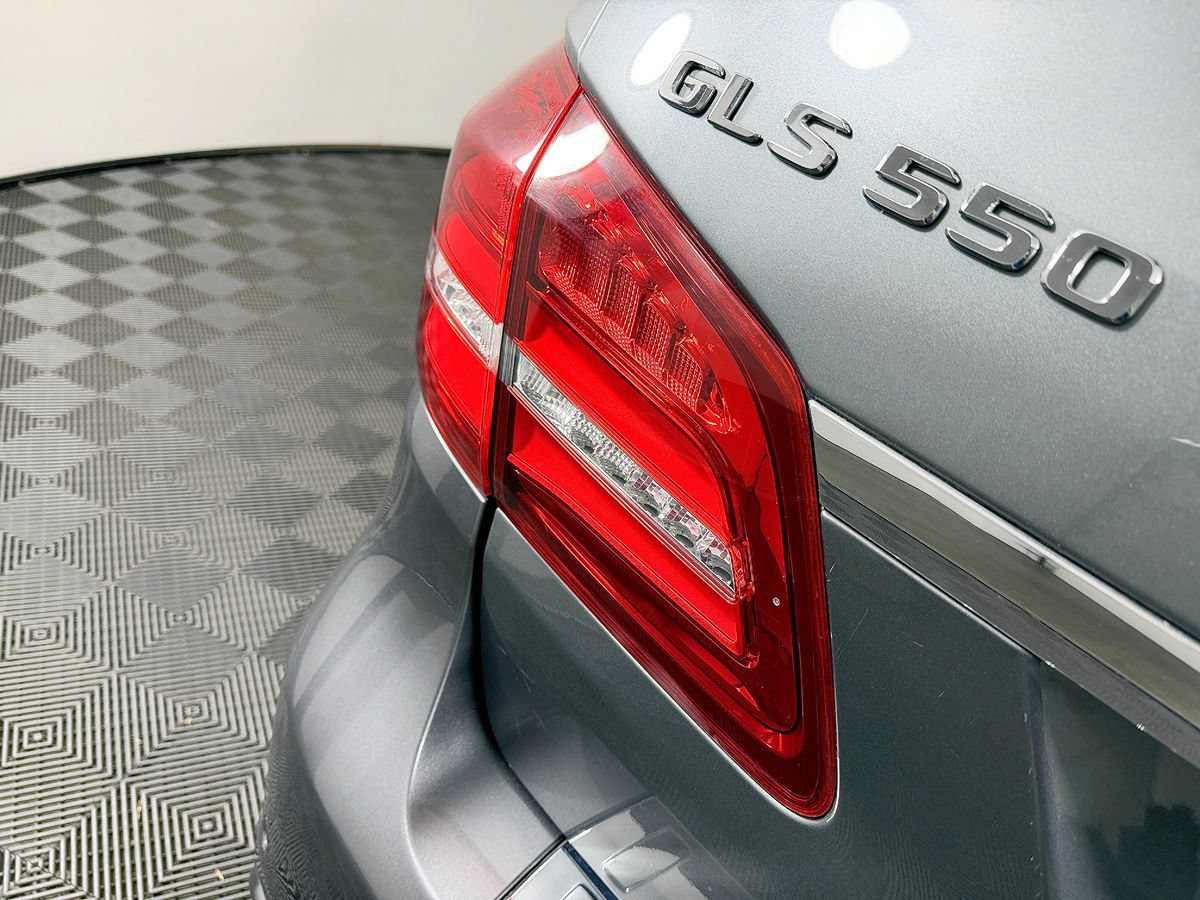 Used 2018 Mercedes-Benz GLS 550 4MATIC image 12