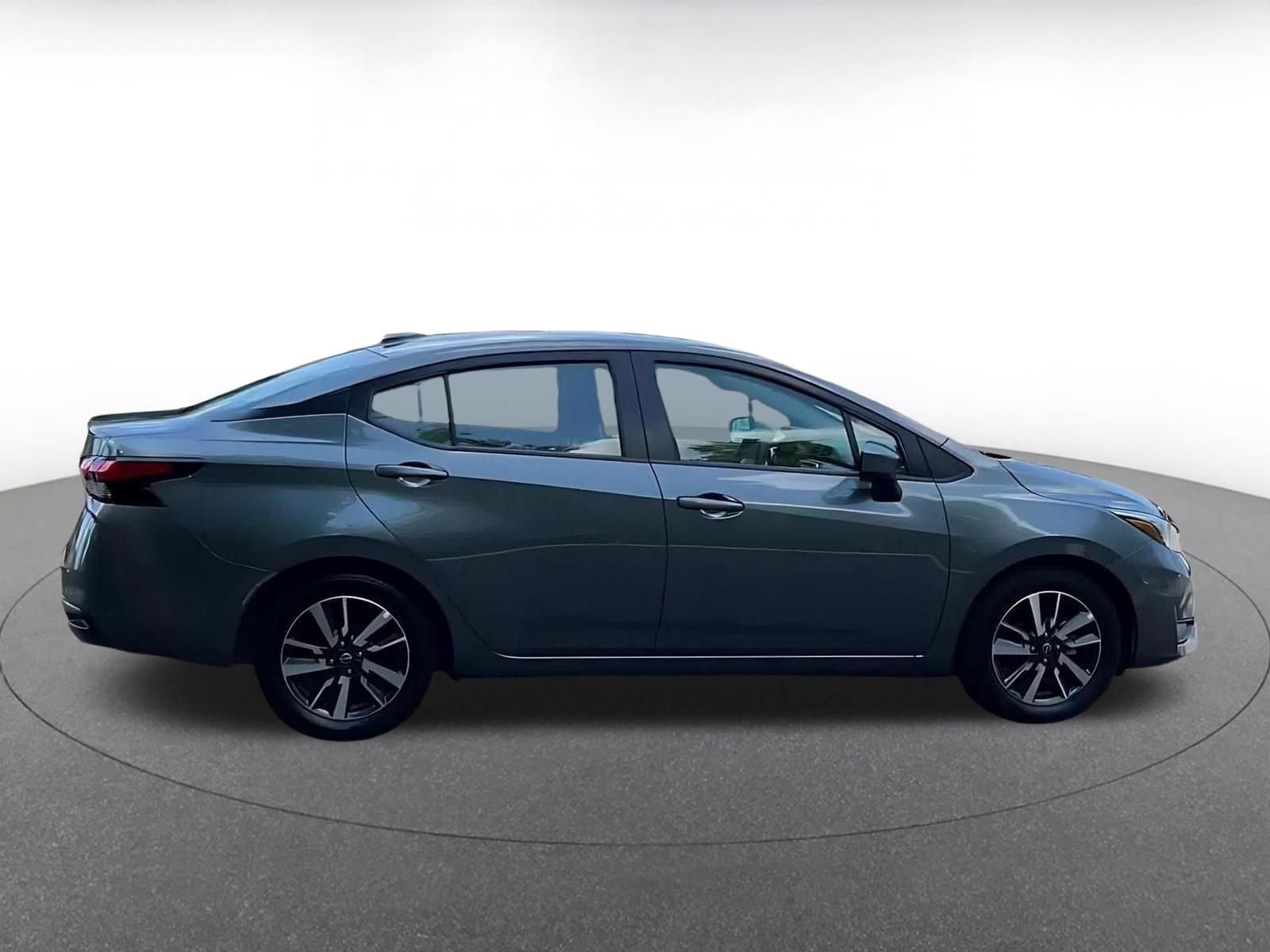 Used 2025 Nissan Versa SV FWD image 15