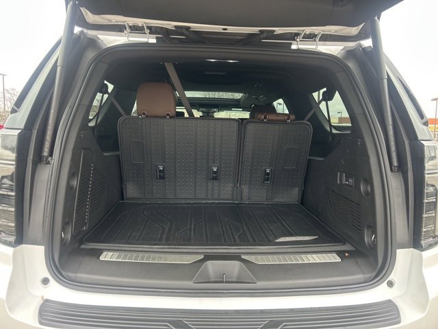 Certified 2025 Chevrolet Suburban High Country image 32