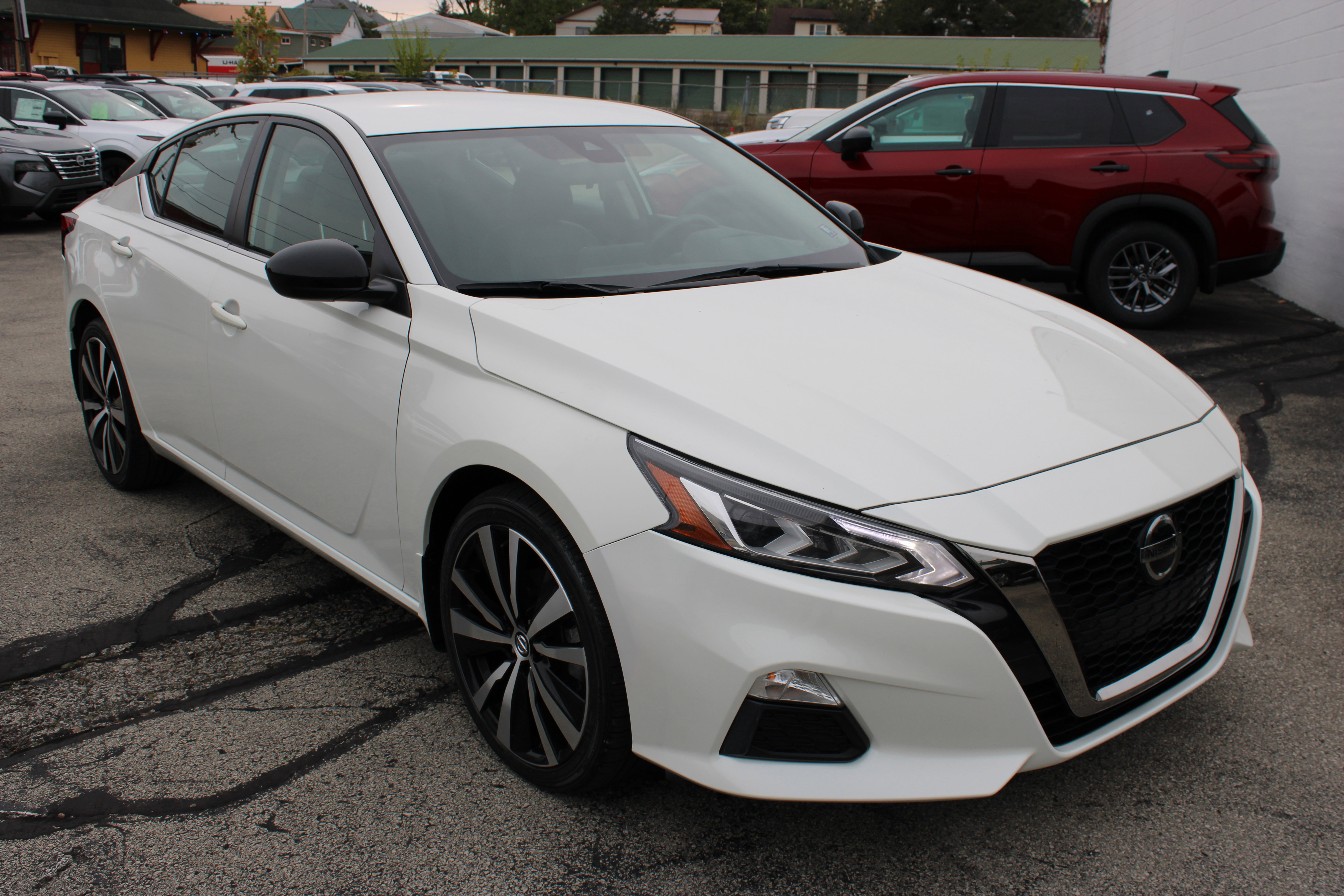 Certified 2022 Nissan Altima 2.5 SR image 8