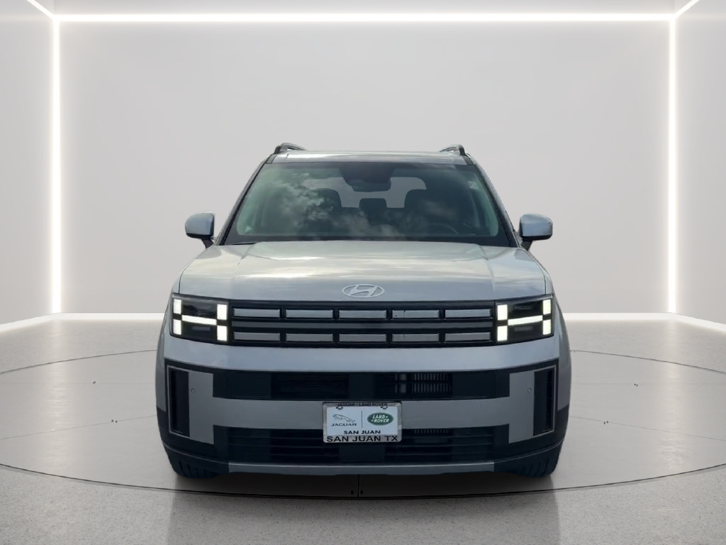 Used 2026 Hyundai Santa Fe SEL FWD image 2