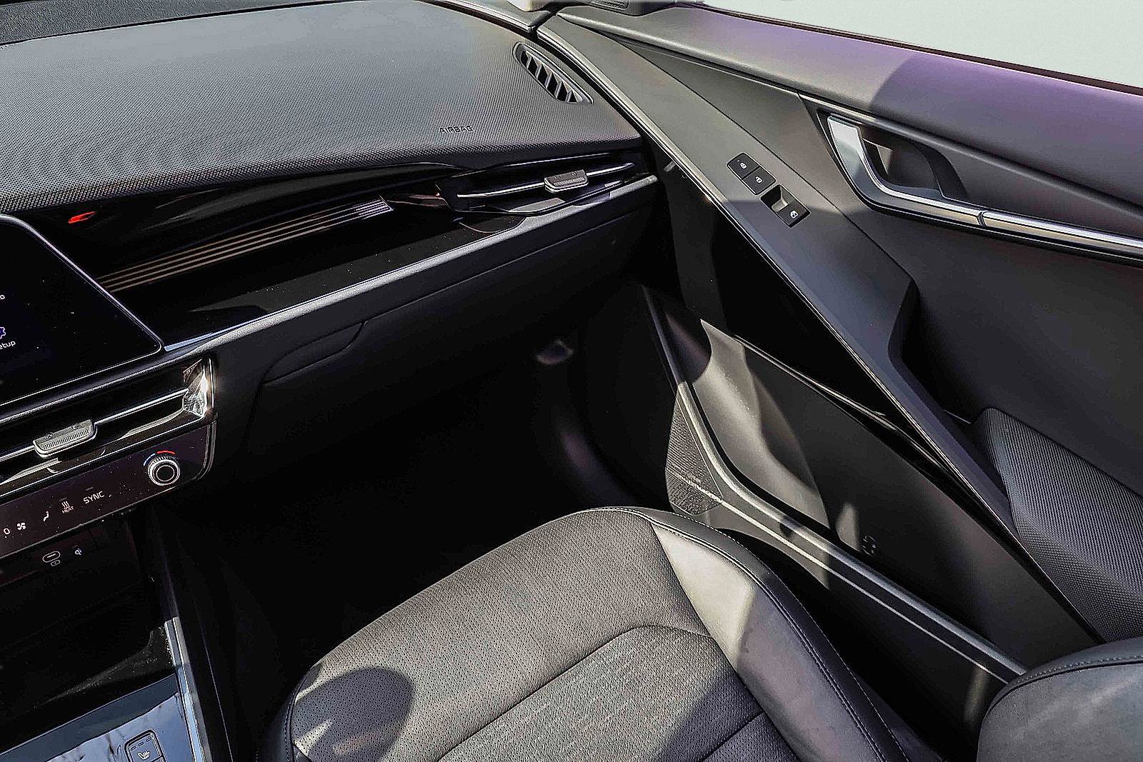 Certified 2024 Kia Niro Wave image 17