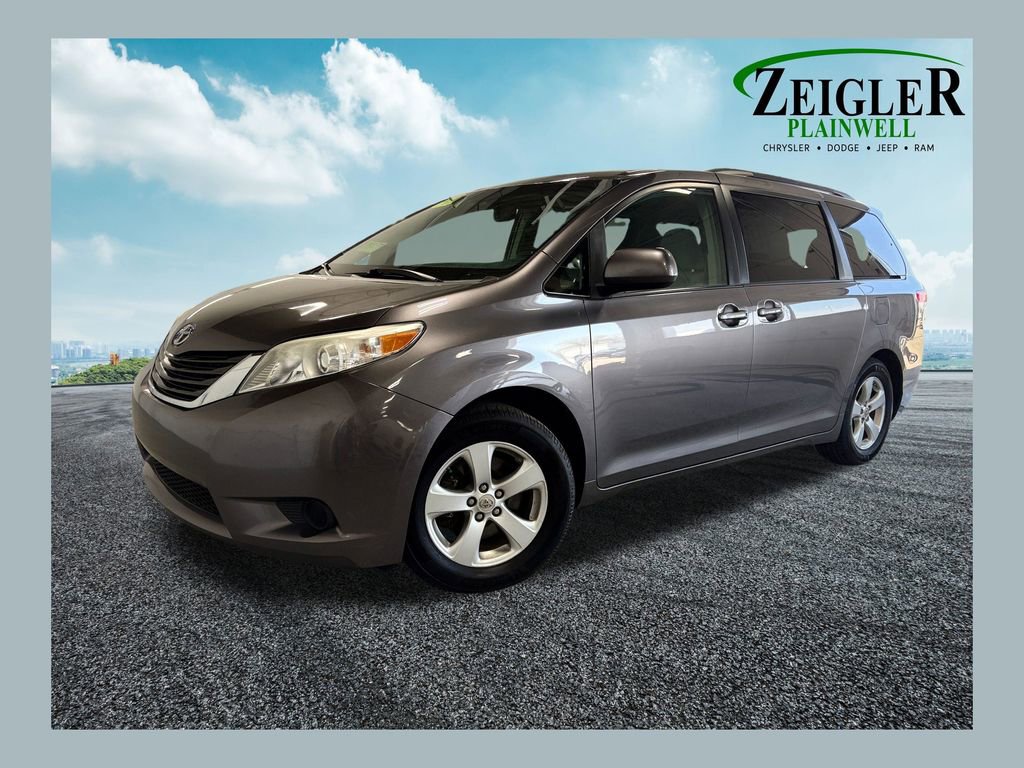 Used 2011 Toyota Sienna LE w/ Towing Pkg